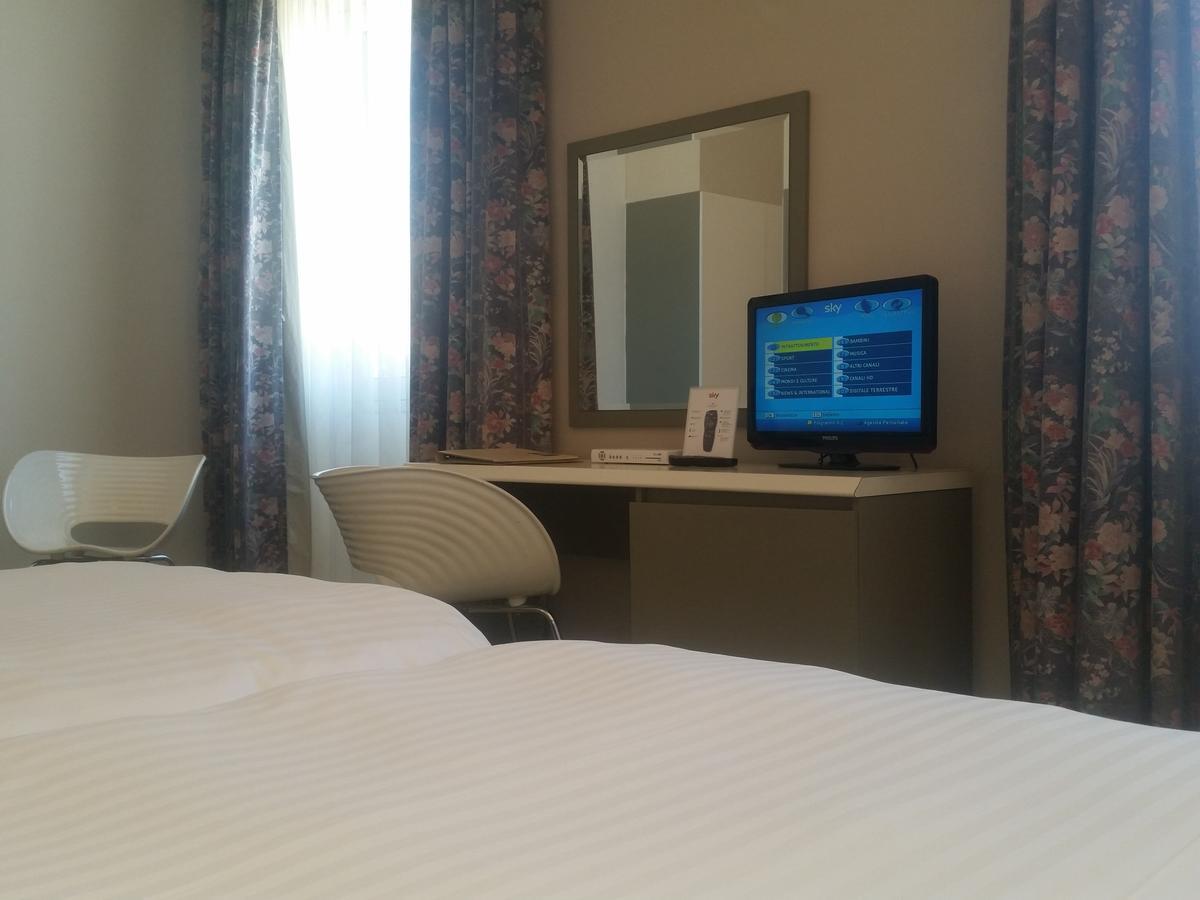 City Hotel Varese Kültér fotó