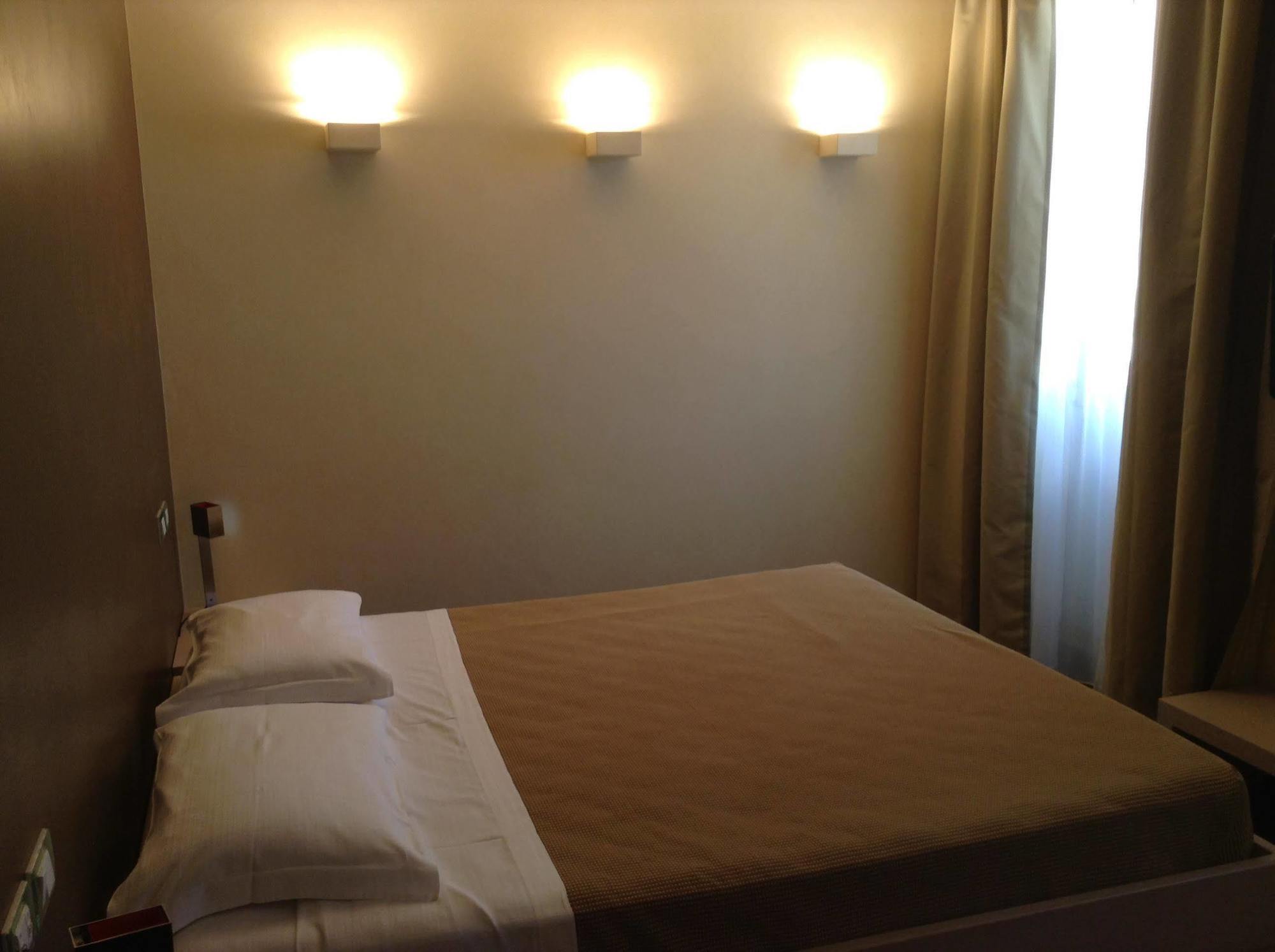 City Hotel Varese Kültér fotó
